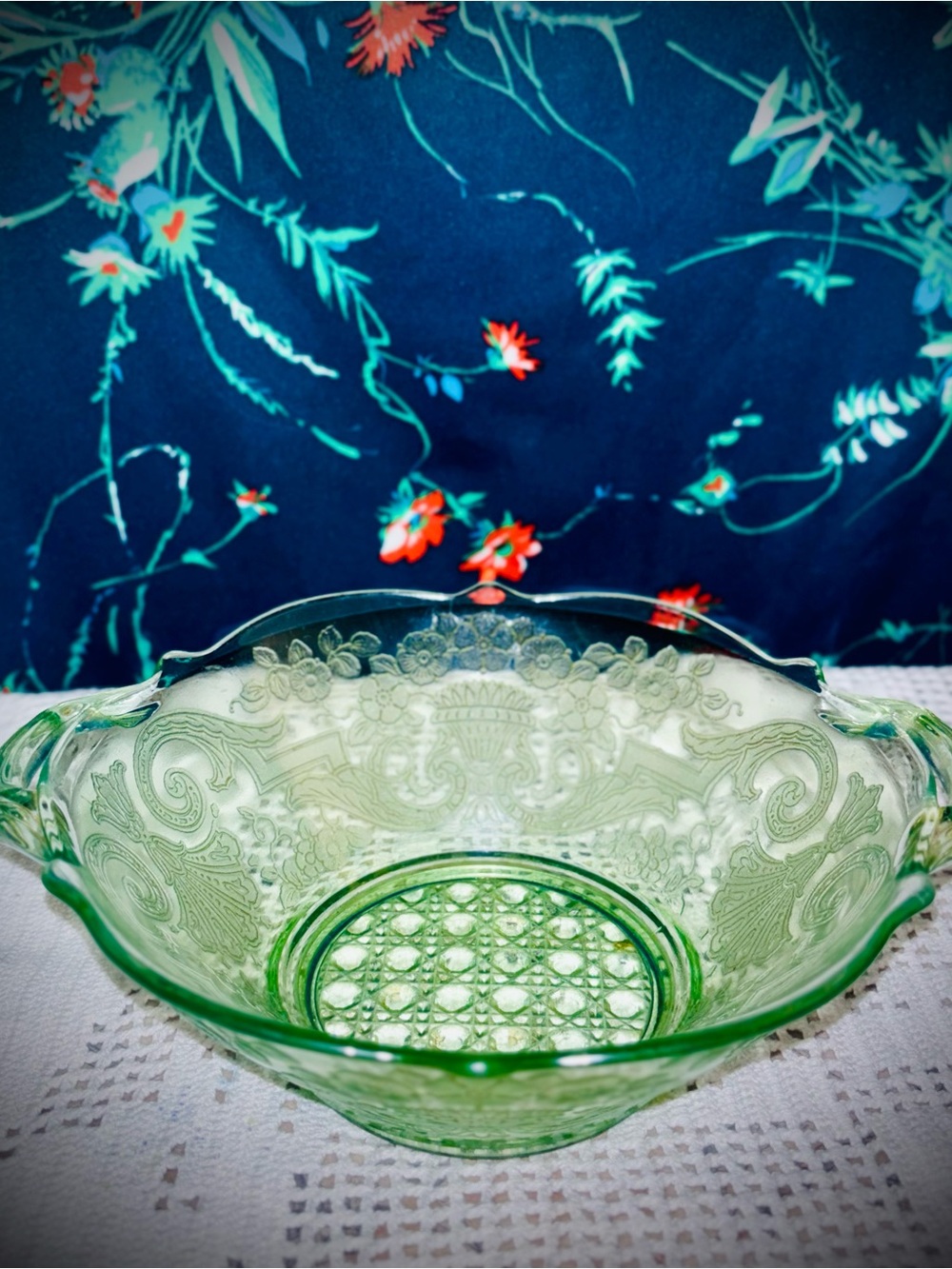 Vtg 1920s Lancaster “Debbra” Landrum 9” Green Uranium Handled Serving Bowl